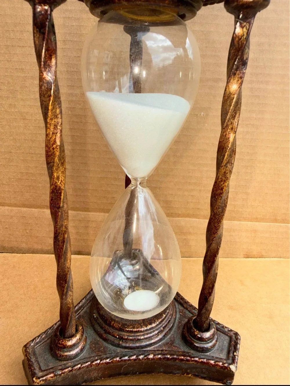 Antique-Style Brown Sand Hourglass E2